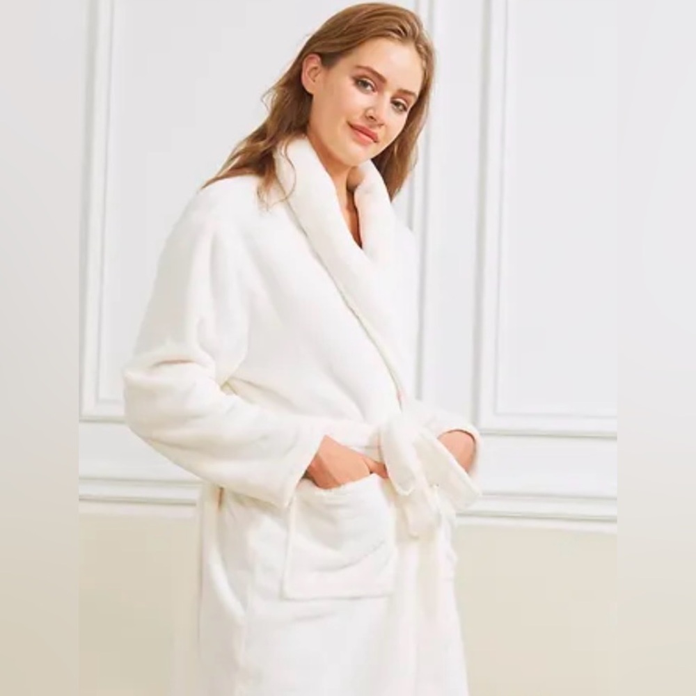 New Luxury Velvet Robe - Sugar Swizzle Women’s Size: One Size Fits Most